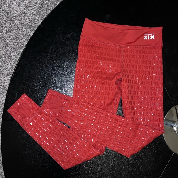 Gecko Grip Leggings - Picture 1 of 5